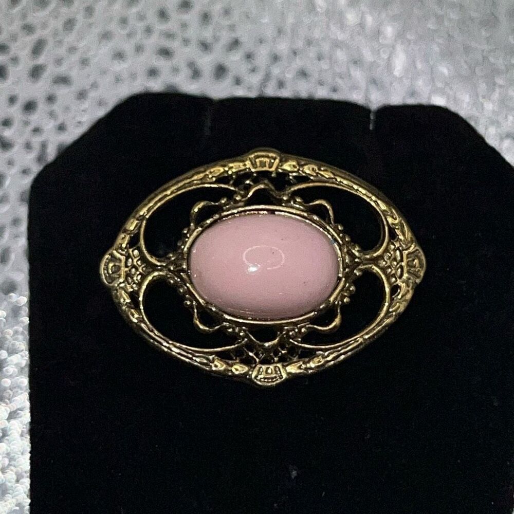 Vintage Oval Pin Brooch Gold Tone Pink Center Floral Estate Find Filigree Etched